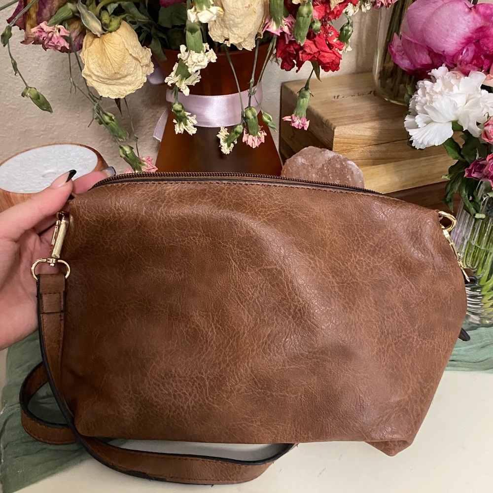 Elegant Brown Leather Crossbody Bag